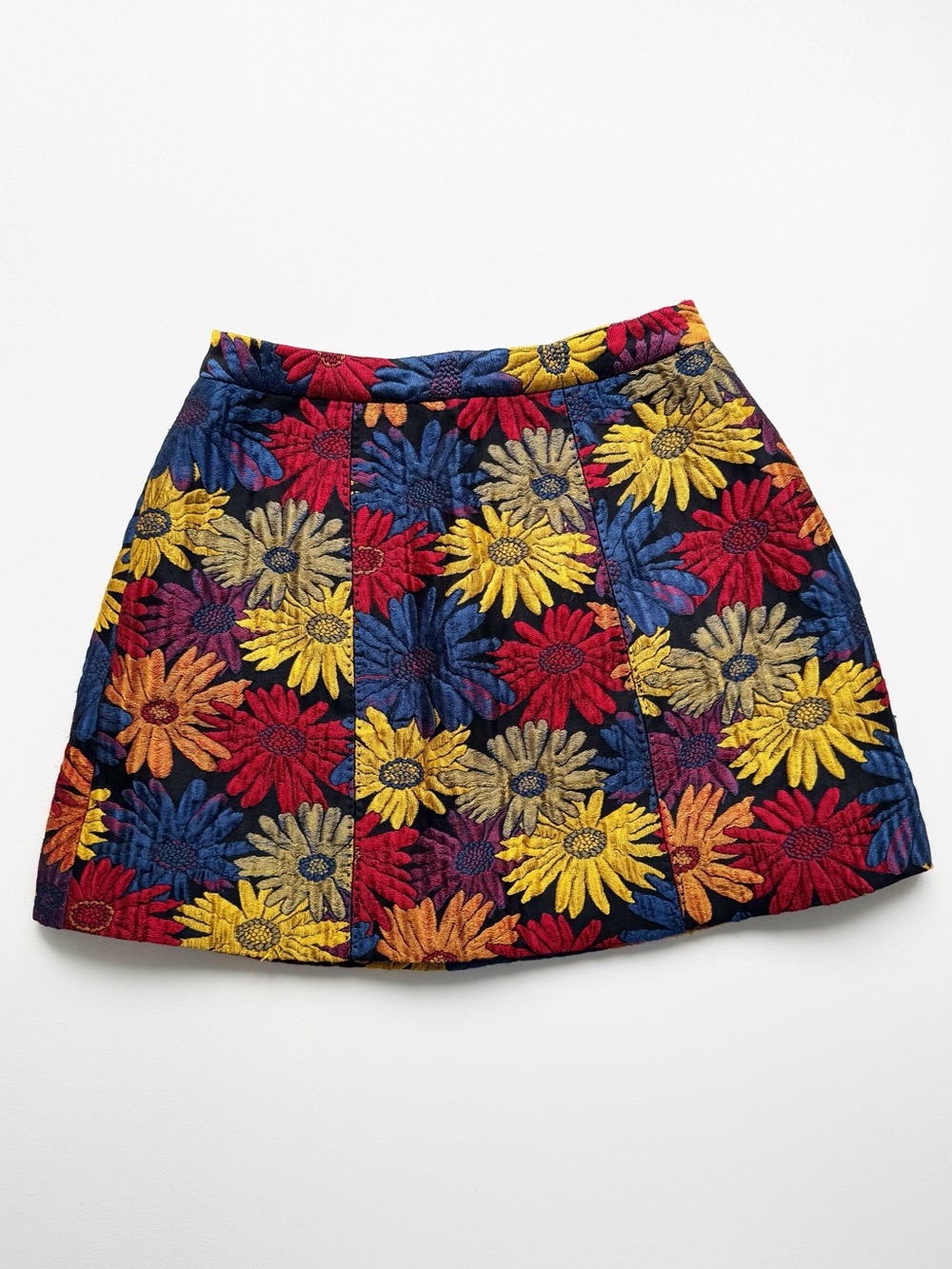 Alice + Olivia Loran Floral Jacquard Mini Skirt — Size 2 - Picture 3 of 8